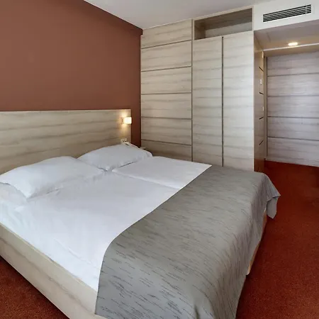 Materada Plava Laguna