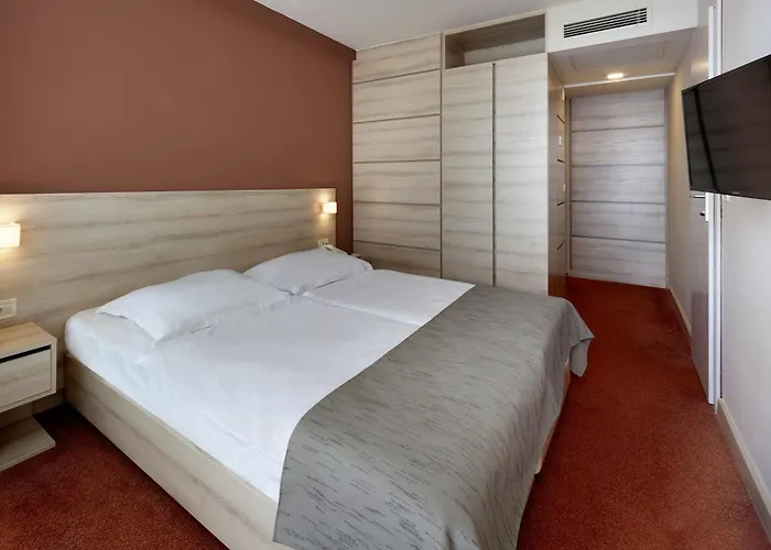 Materada Plava Laguna